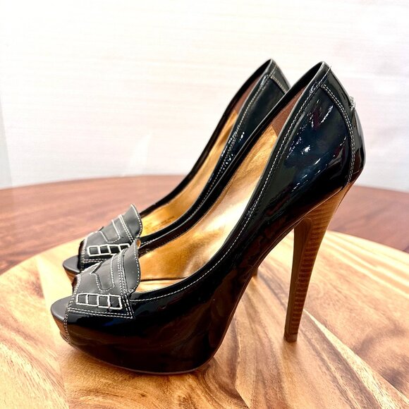 Platform heel with penny loafer detail - Picture 4 of 9